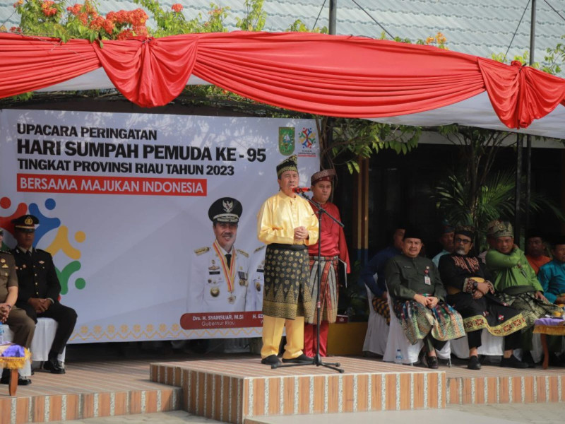 Gubri Syamsuar Menjadi Pembina Upacara Timgkat Provinsi Riau Di SMAN 12 Pekanbaru