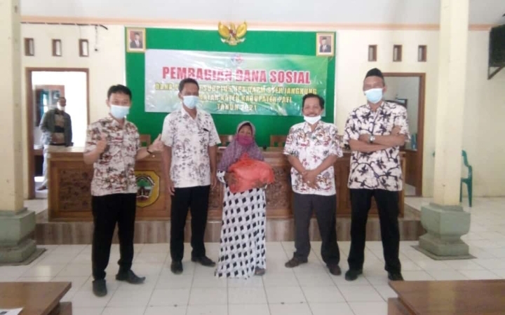 UPK DAPM Syeh Jangkung Kayen Salurkan Bantuan 166 Paket Sembako Kepada Warga.