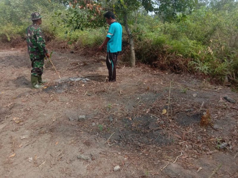 Koramil-01/Dumai Laksanakan Patroli Cegah Karhutla di Wilayah Rawan RT 05