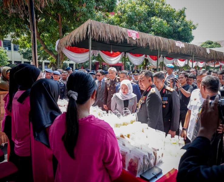Meriahkan HUT Bhayangkara ke-79, Polda Sumut Gelar Pasar Murah dan Sajikan Kuliner Gratis untuk Warga