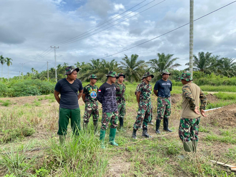 Memasuki Hari Ketiga Giat TMMD Ke 117, Seluruh Pasukan Ikuti Apel Pagi Dipimpin Lettu Arh Mujiono