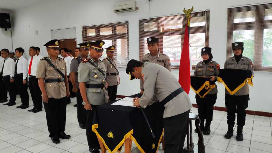 Kapolres Blora Pimpin Upacara Serah Terima Jabatan 3 Kapolsek