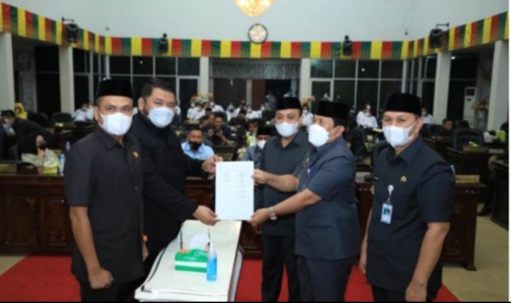 Melalui Sidang Paripurna, DPRD Sahkan APBD-P 2021 Rohul
