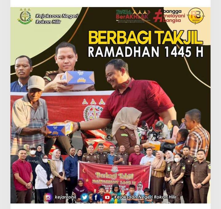 Kejari Rohil Berbagi Takjil Kepada Masyarakat Di Bulan Berkah Ramadhan 1445 H/ 2024 M