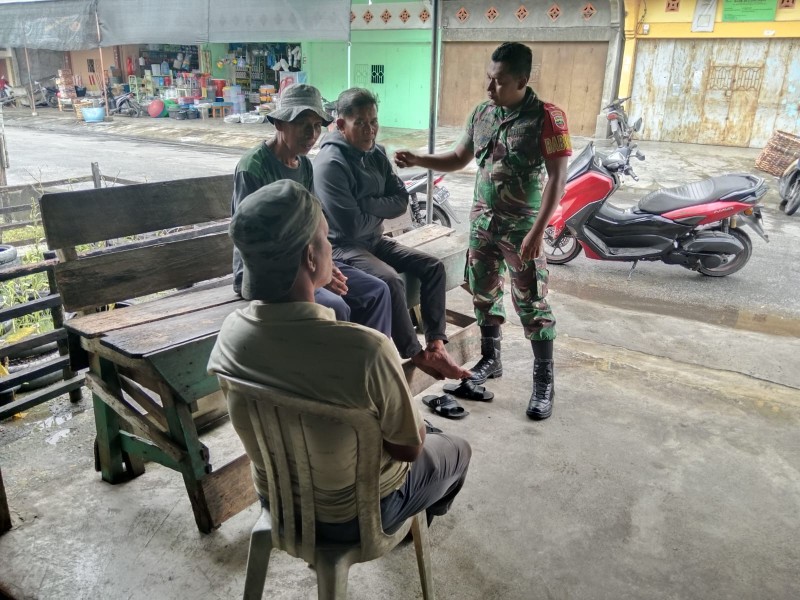 Bangun Kebersamaan, Babinsa Koramil 06/Merbau Dorong Gotong Royong di Kampung Pancasila