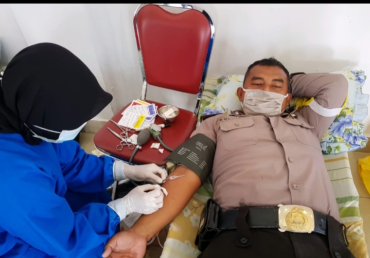 Dalam Rangka Hari Bhayangkara Ke 75, Polres Rohul Adakan Giat Donor Darah.