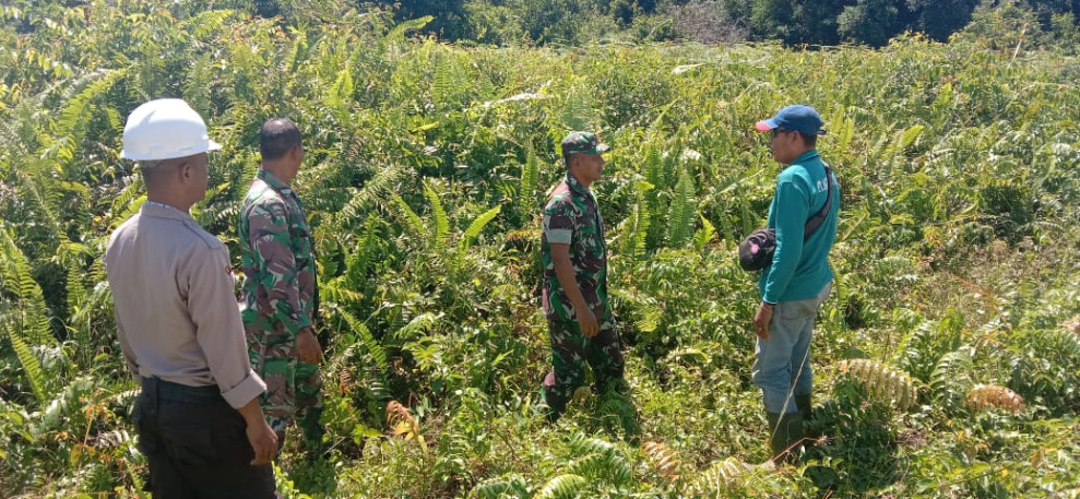 Babinsa Merbau Ajak Warga Desa Tanjung Padang Cegah Kebakaran Hutan