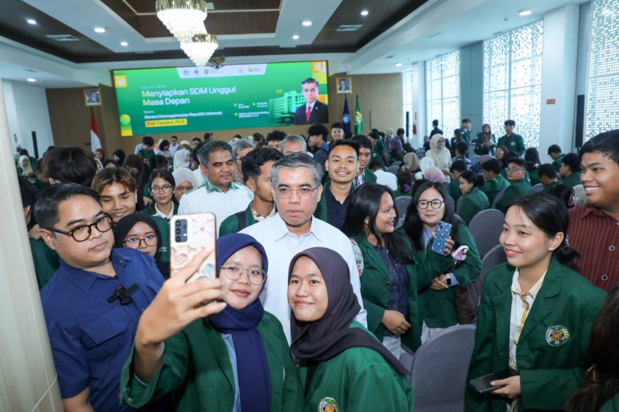 Wabup Rohul Hadiri Hari Jadi ke-49 Desa Rambah Hilir Timur, Dorong Perbaikan Infrastruktur dan Penguatan Gerakan Sholat Subuh Berjamaah