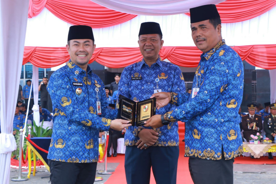 Pj Walikota Pekanbaru : Lepas Kadis Damkar Burhan Gurning Paling Senior Masuki Masa Pensiun