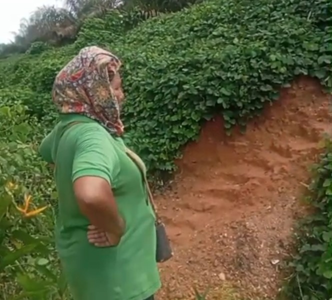 Akses Jalan Diputus, Camat Kabun dan Warga Minta PT Padasa Enam Utama buka Jalan Alternatif