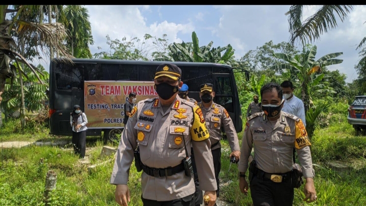 Kapolresta Blusukan, Warga : Enak Tak Repot, Petugas Vaksin Yang Langsung Datang 