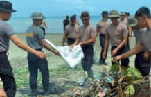 Brimob Sumut Hadir untuk Lingkungan, Pantai Gunungsitoli Dibersihkan Bersama