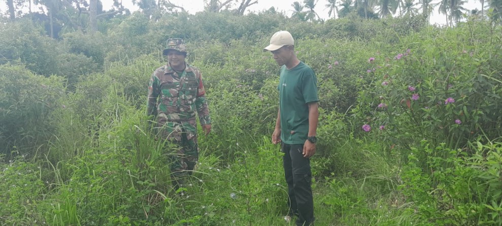 Antisipasi Karhutla, Babinsa Ajak Masyarakat Peduli Lingkungan