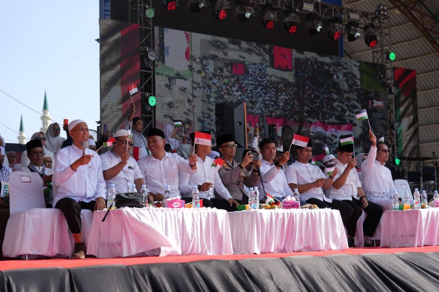 Kilang Pertamina Dumai Salurkan Bantuan 70 Juta di Konser Amal Kemanusiaan Untuk Banjir Sumatera dan Palestina