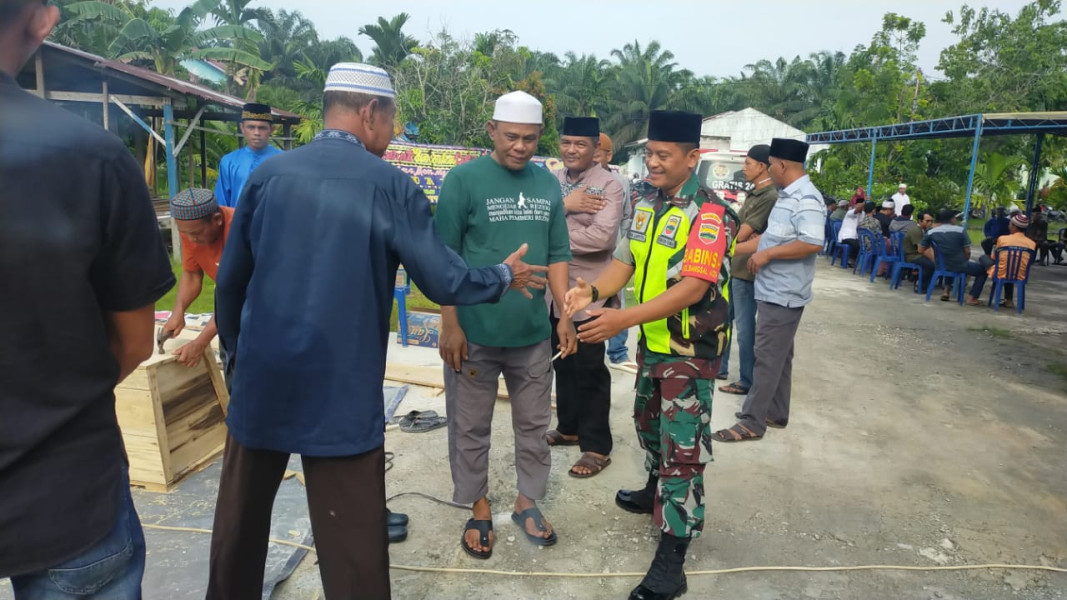 Babinsa Koramil 03/SS Hadir di Tengah Duka Warga Sungai Sembilan