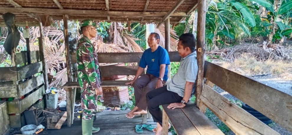 Warga Apresiasi Kampung Pancasila, Babinsa Ajak Jaga Kebersamaan dan Kerukunan