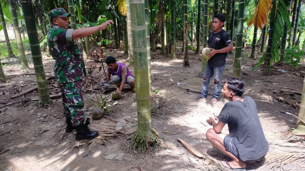 Patroli di Beberapa Lokasi Rawan Karhutla, Ini Pesan Sertu Sareh ke Masyarakat