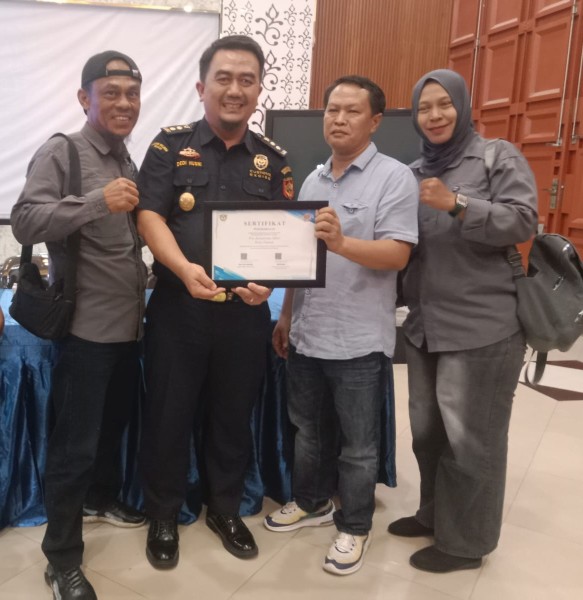 Media Gathering, DPC PJS Kota Dumai Terima Penghargaan dari Bea Cukai