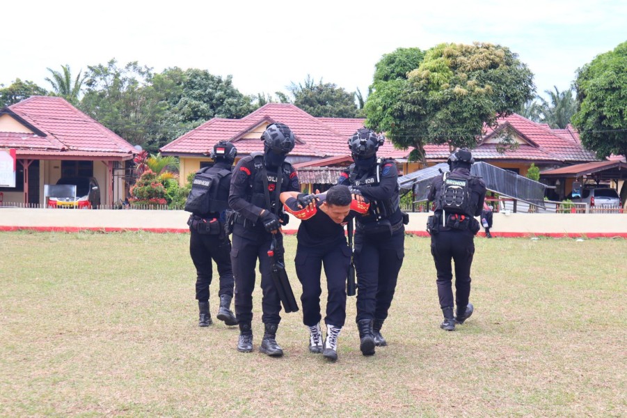 Brimob Batalyon C Pelopor Gelar Latihan Den 45 Anti Anarki, Perkuat Kesiapan Hadapi Situasi Kontinjensi