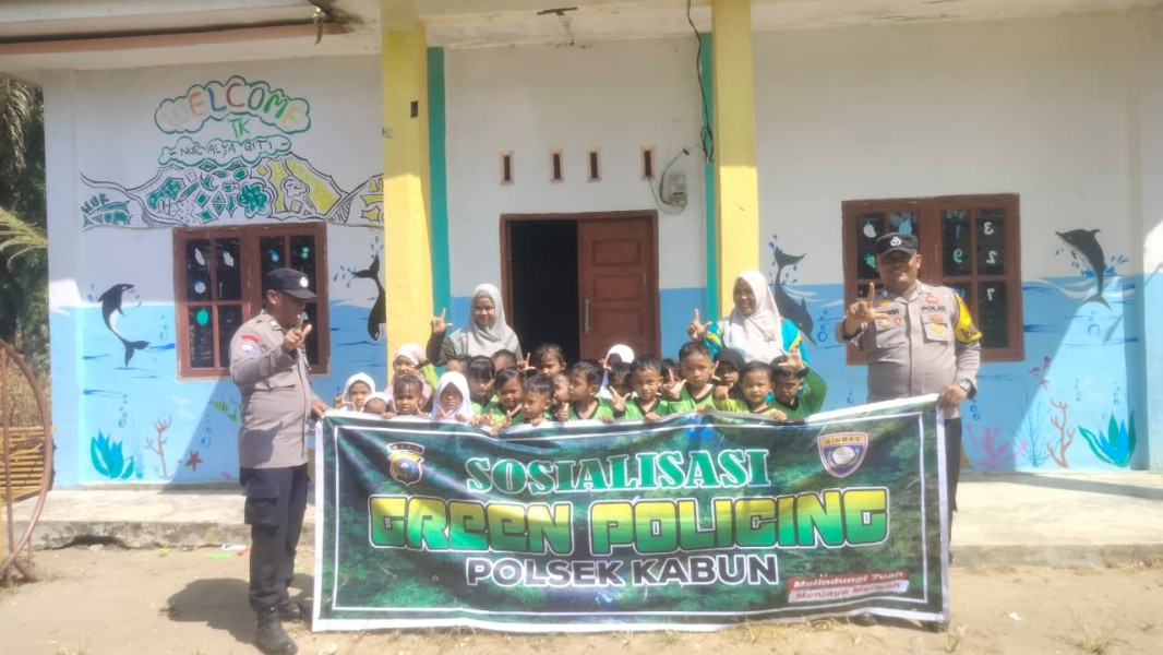 Polres Rokan Hulu Tanam Pohon Serentak Di 22 Lokasi, Dukung Program Green Policing Kapolda Riau