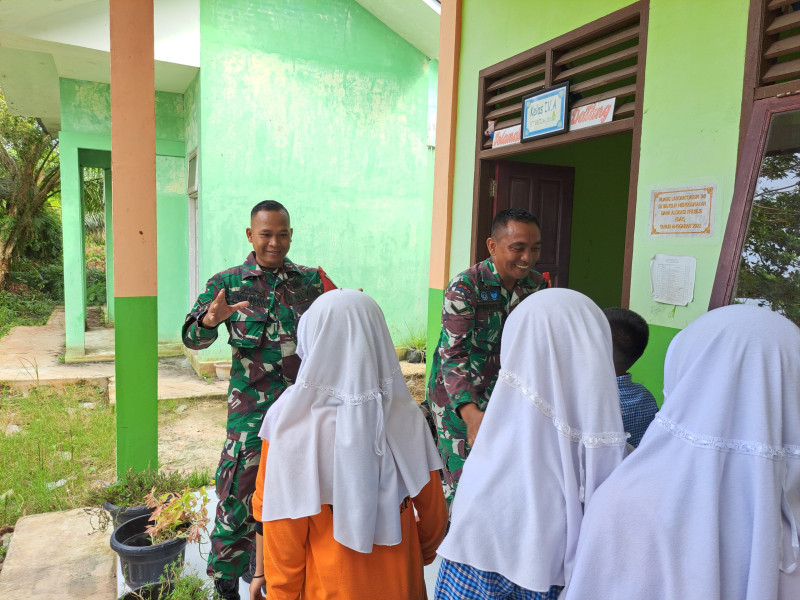 Babinsa Koramil 01/Dumai Kenalkan Metode Gasing untuk Matematika Lebih Mudah