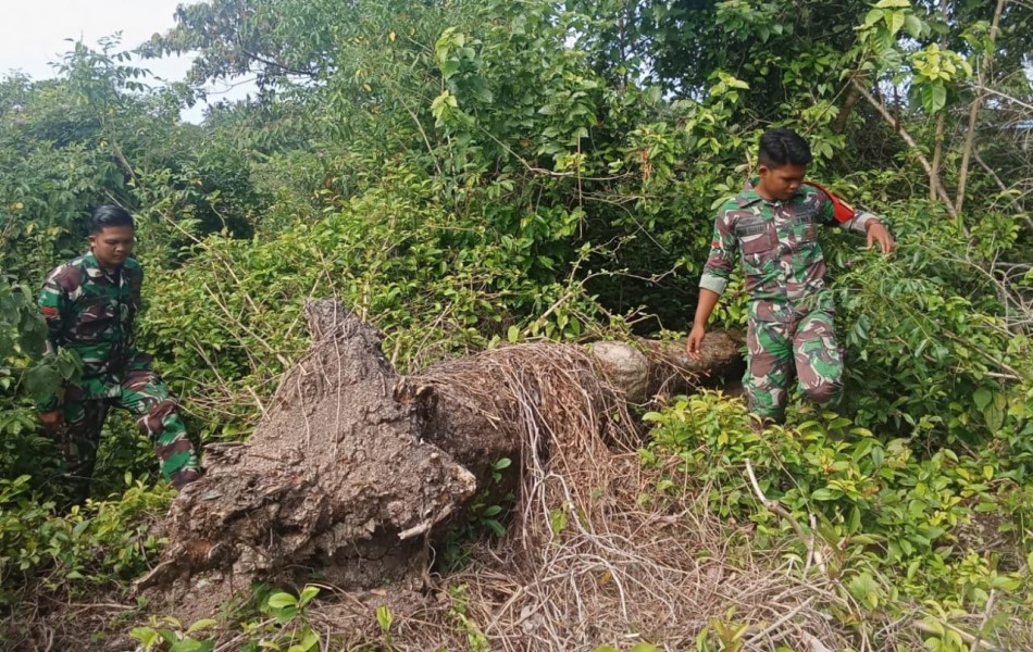 Karhutla Ancam Kesehatan, Babinsa Renak Dungun Gencarkan Patroli