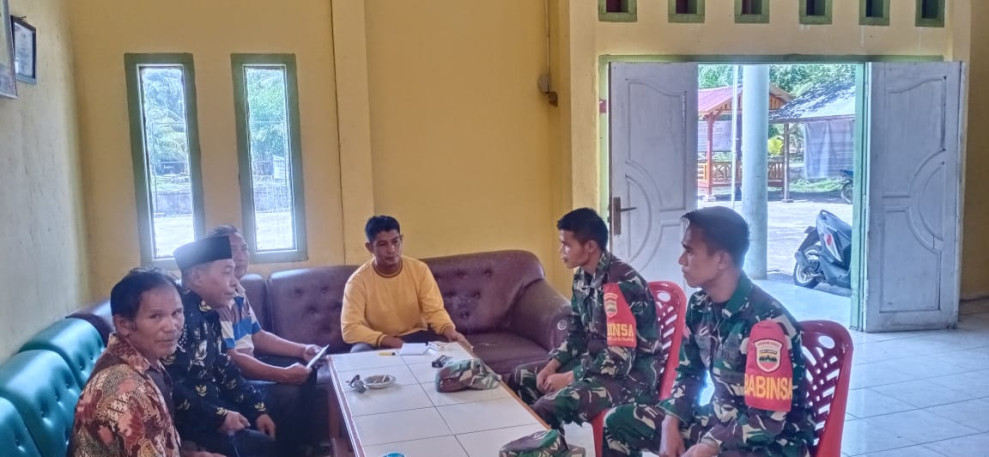 Babinsa Ingatkan Pentingnya Harmoni dan Keamanan di Kelurahan Teluk Belitung