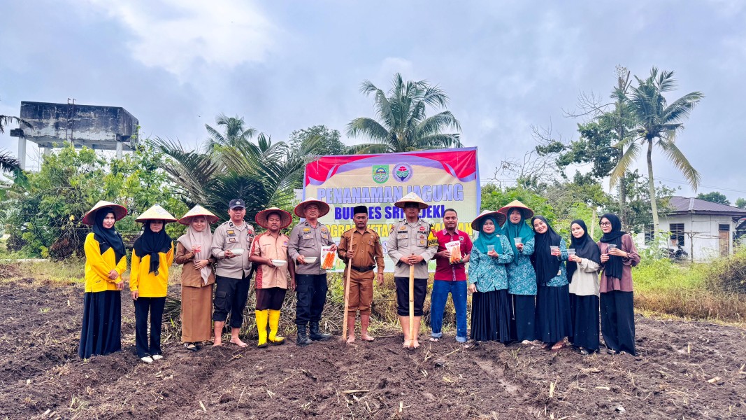 Kapolsek Kunto Darussalam Dukung dan Sukseskan Ketahanan Pangan Nasional Melalui Penanaman Jagung Pipil