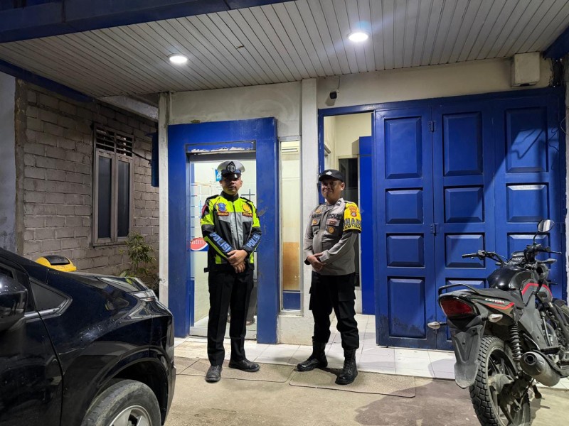 Ciptakan situasi tetap kondusif Bhabinkamtibmas Polsek Barumun Tengah melaksanakan Giat Patroli Blue Light dan Patroli Dialogis