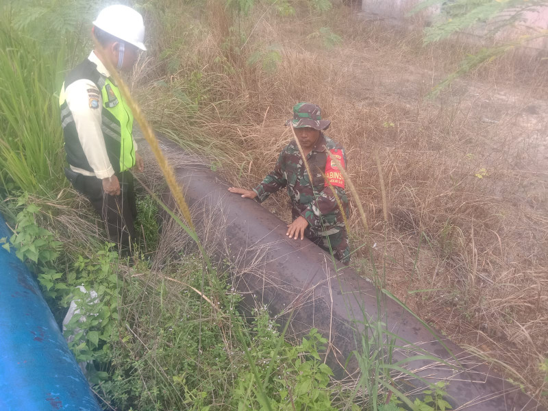 Patroli Keamanan Pipa Minyak, Koramil-01 Dumai Ingatkan Masyarakat Soal Larangan Berjualan