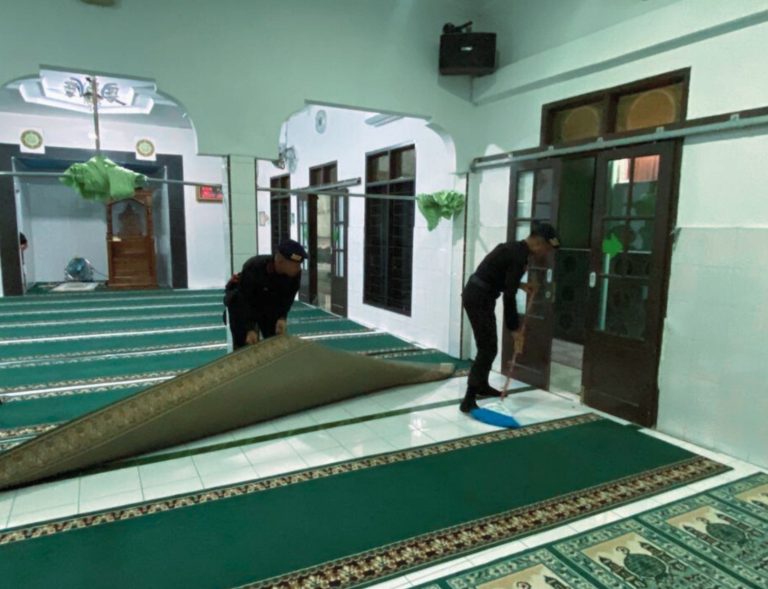 Aksi Jumat Bersih Brimob Sumut, Bukti Kehadiran Polri di Tengah Masyarakat