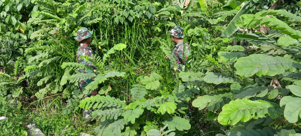 Patroli dan Komsos Babinsa di Renak Dungun, Langkah Nyata Cegah Karhutla