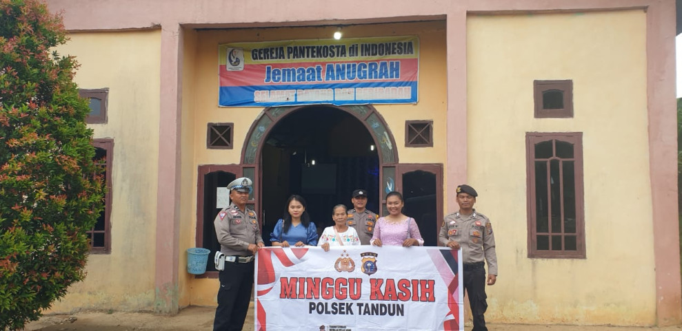 Personil Polsek Tandun Terima Keluhan Jema'at Gereja Dalam Program Minggu Kasih