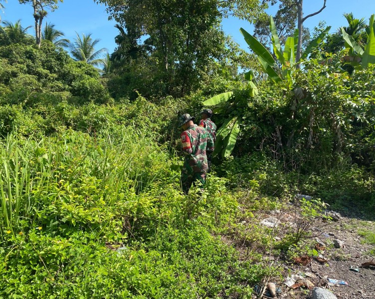 Jaga Alam, Babinsa dan Warga Bersinergi Cegah Karhutla di Meranti