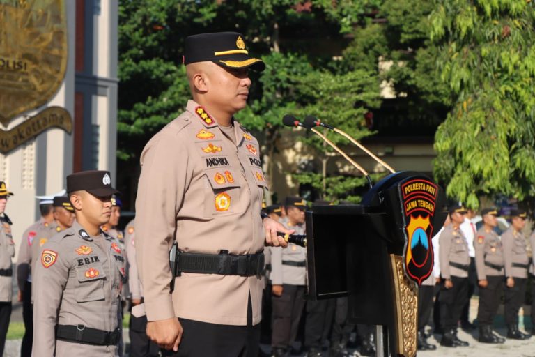 Kapolresta Pati Pimpin Upacara Korps Raport Kenaikan Pangkat Periode 1 Juli 2023