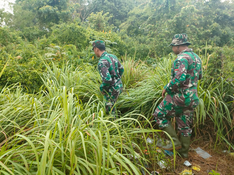 Patroli Rutin Babinsa Koramil 06 Merbau dan Sosialisakan Pencegahan Karhutla