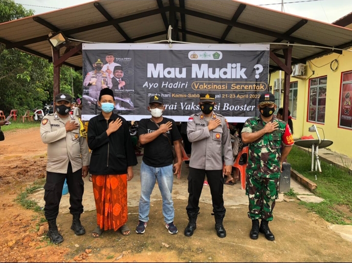 Polsek Galang Dan Babinsa Melakukan Giat Vaksinasi Serentak