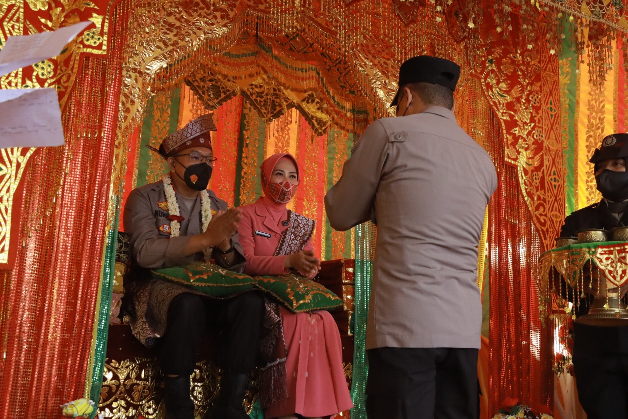 Pisah Sambut Kapolres Dumai dari AKBP Mohammad Kholid, S.I.K kepada AKBP Nurhadi Ismanto, S.H, S.I.KPisah Sambut Kapolres Dumai dari AKBP Mohammad Kholid, S.I.K kepada AKBP Nurhadi Ismanto, S.H, S.I.K