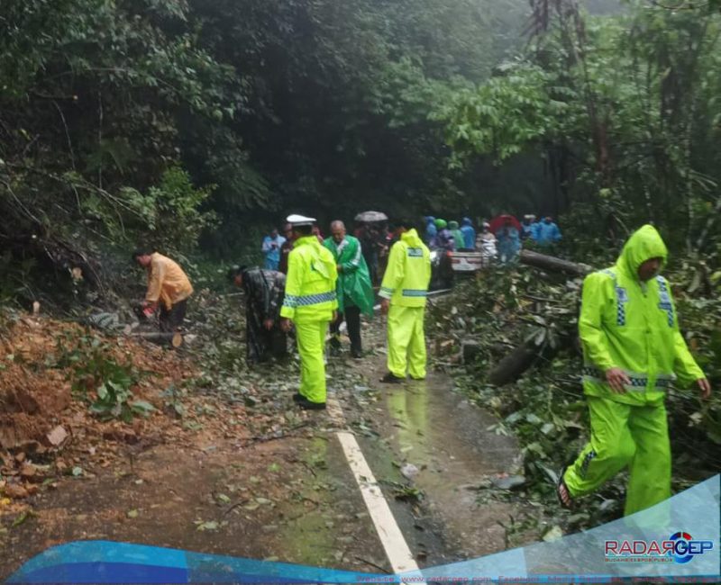 Polres Taput Intensif Tangani 27 Titik Bencana Banjir dan Longsor, Evakuasi Dilanjutkan Bertahap Akibat Cuaca Ekstrem