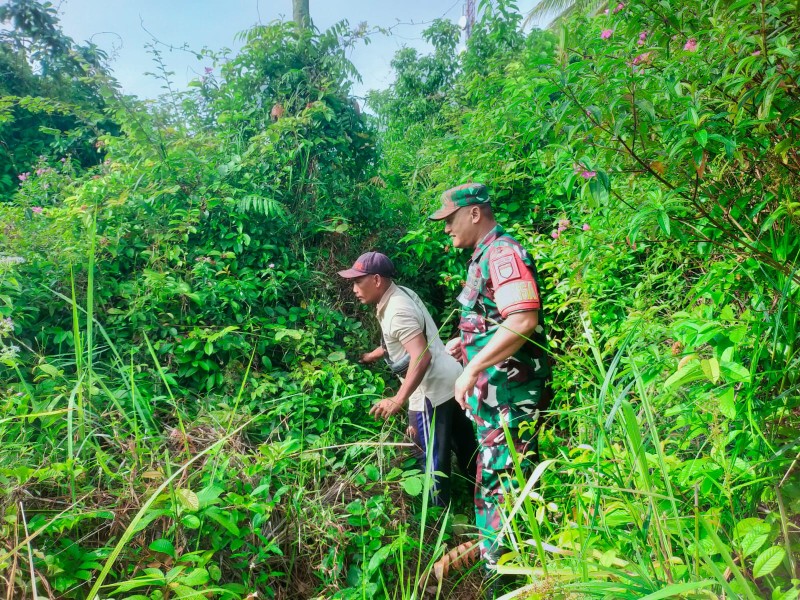 Babinsa dan Masyarakat Kompak Jaga Desa Centai Bebas Karhutla