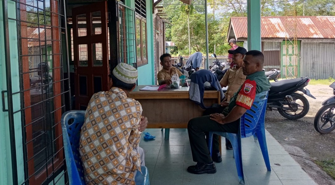 Komsos di Kampung Pancasila, Babinsa Tanamkan Etika dan Persatuan