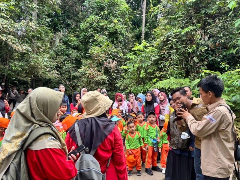Tumbuhkan Cinta Lingkungan Sejak Dini, Kilang Pertamina Dumai Ajak Anak-anak TK Alfaduta Menjelajahi Patra Seroja Eco-Edupark