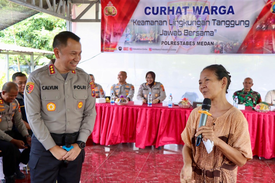 KAPOLRESTABES MEDAN CURHAT BERSAMA WARGA JERMAL 15 DENGAN TEMA “KEAMANAN LINGKUNGAN TANGGUNG JAWAB BERSAMA”