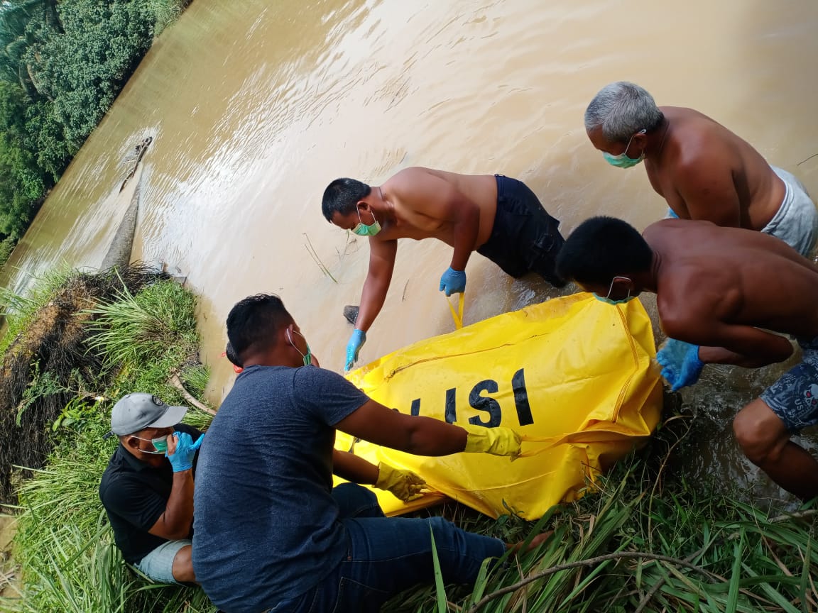Sesosok Mayat Tanpa Identitas Ditemukan di Sungai Batang Kumu Rokan Hulu