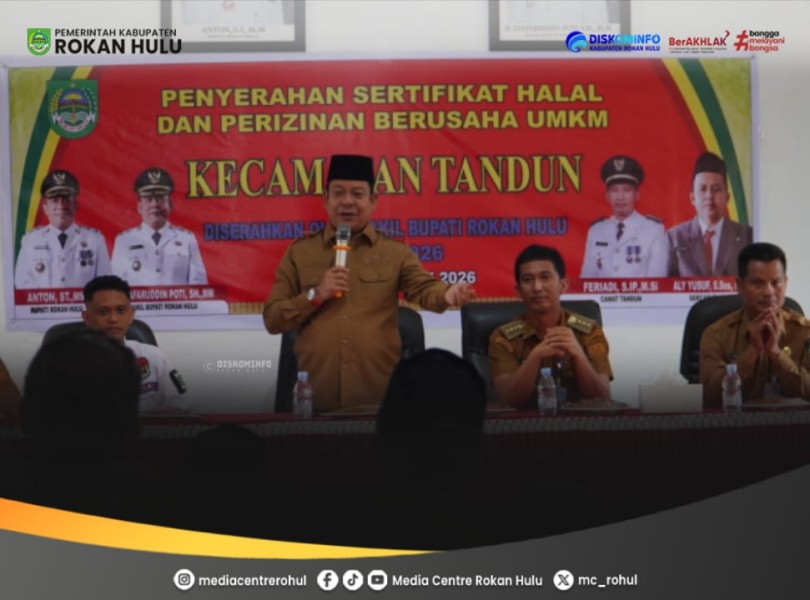Wabup Syafaruddin Poti Hadiri Penyerahan Sertifikat Halal dan Perizinan Berusaha UMKM di Kecamatan Tandun