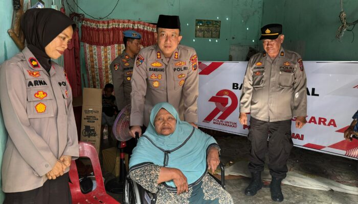 Sambut Hari Bhayangkara ke 79, Kapolres Binjai Serahkan Bantuan Sosial