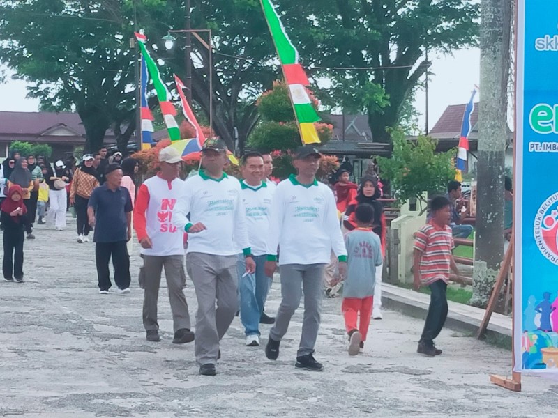 Danramil Merbau Kapten Arh R.Sinaga Hadiri Jalan Sehat dan Aksi Bersih Lingkungan