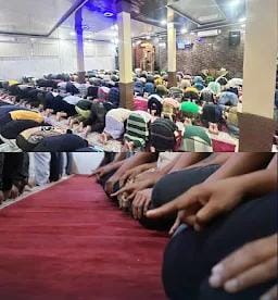 Warga Binaan Lapas Kelas IIB Pasir Pengaraian Shalat Gerhana Bulan Berjama'ah