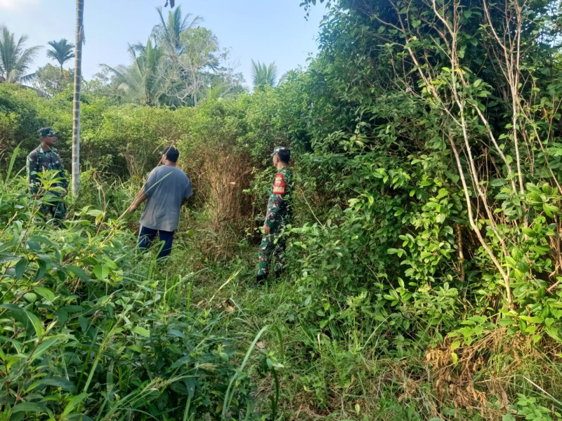 Semangat Kebersamaan Dalam Mencegah Karhutla Ditunjukkan Babinsa Koramil 06 Merbau