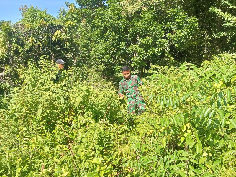 Patroli Karhutla di Mengkirau, Babinsa Fokuskan Pengawasan di Lahan Kosong dan Semak Belukar